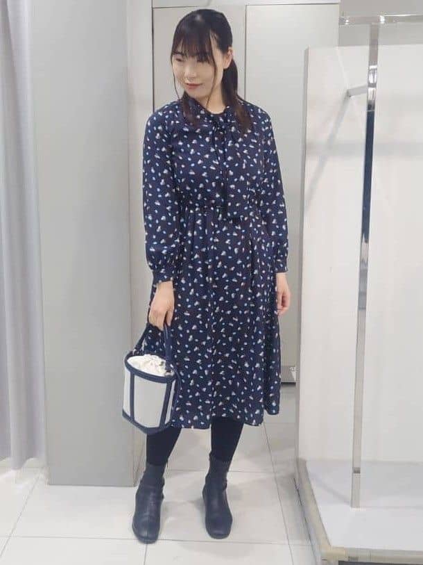 AZUSAさんの「Reflect｜【セレモニー／通勤／おでかけに◎】フラワープリントボウタイワンピース」を使ったコーディネート