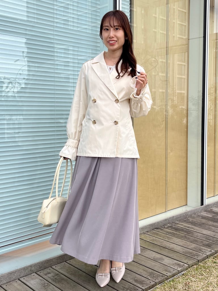 はばさんの「Couture brooch｜【撥水・洗える】ハーフ トレンチコート」を使ったコーディネート