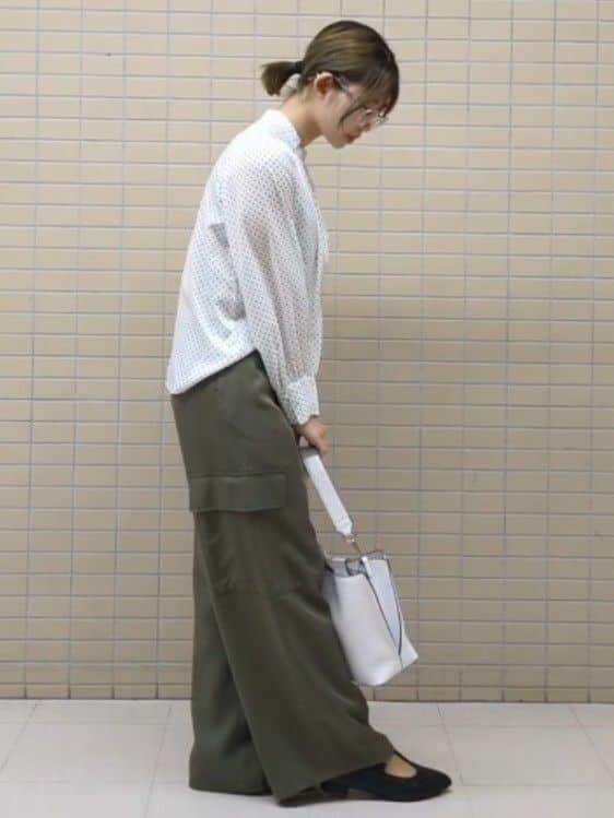 ひまりさんの「Reflect｜ストレートワイドカーゴパンツ」を使ったコーディネート