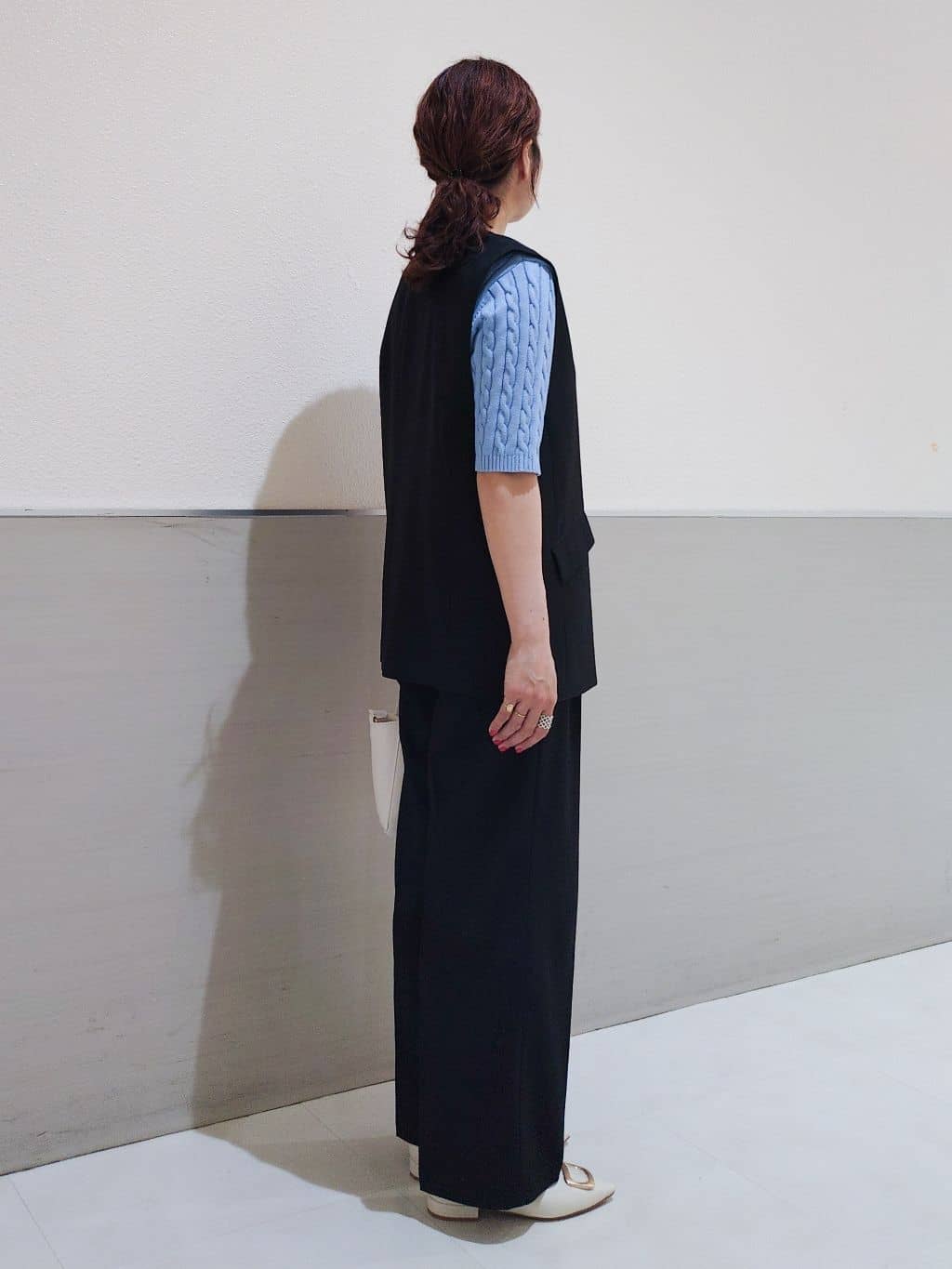 maruさんの「THE SHOP TK｜【通勤にもカジュアルにも】CAVIAN ジレ/セットアップ可」を使ったコーディネート