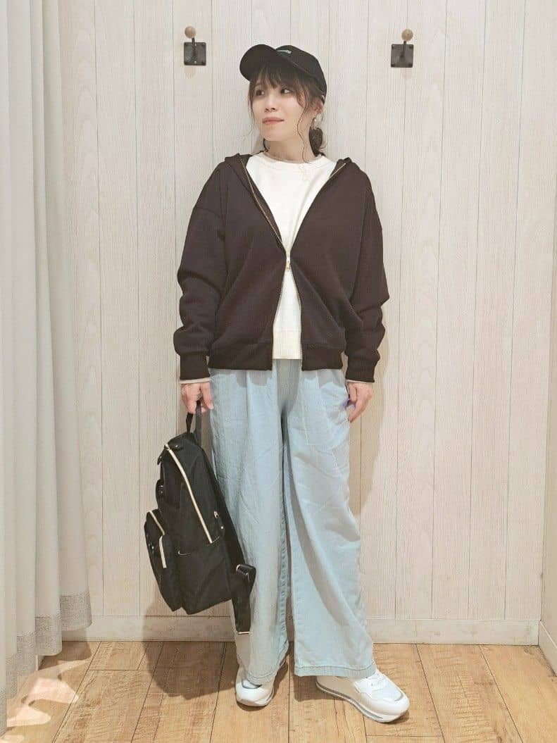 SAKIさんの「SHOO･LA･RUE｜【セットアップ可/S-LL/なめらかタッチ】大人カジュアルスタイルに ZIPパーカ」を使ったコーディネート