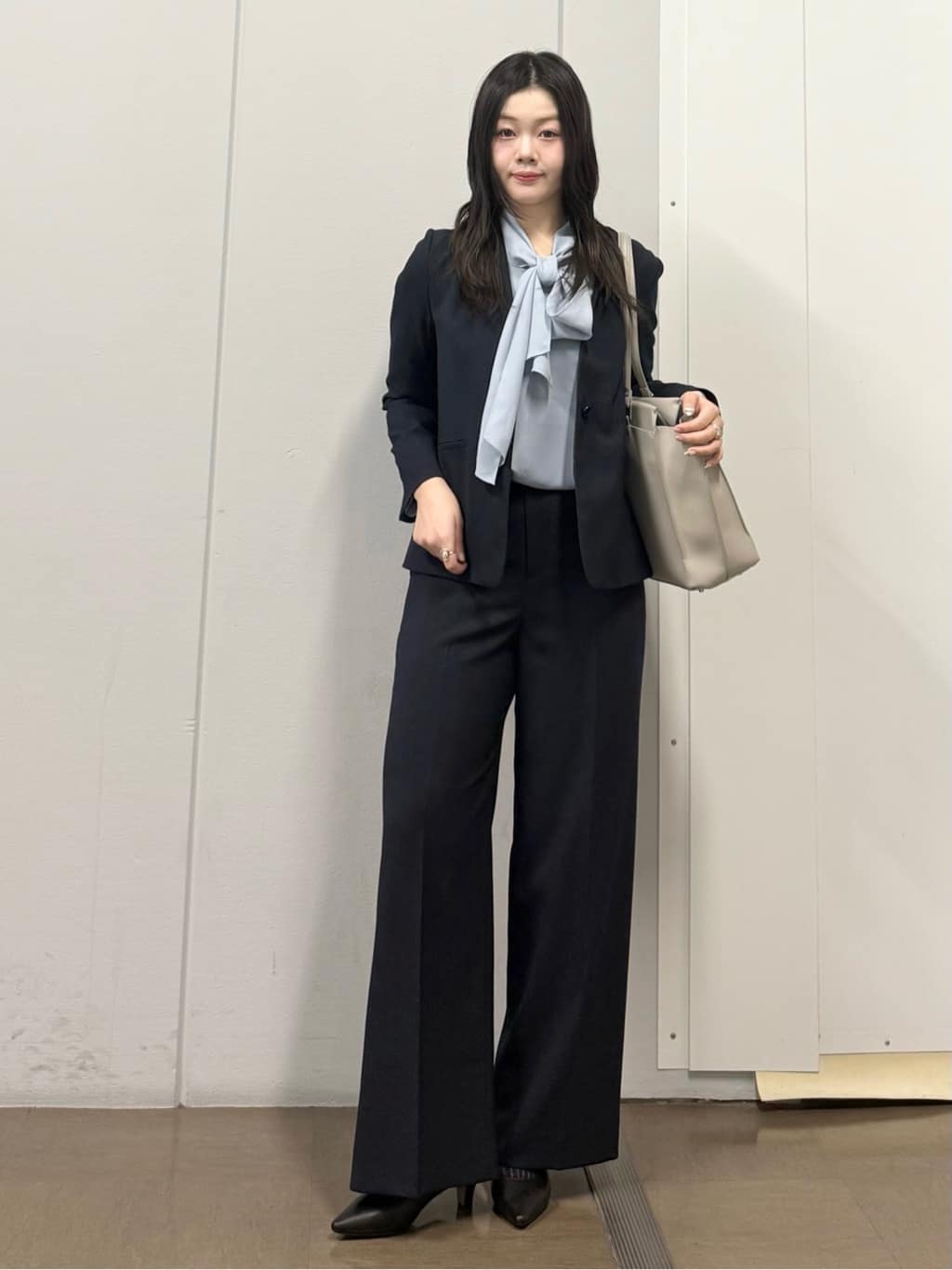 mizukiさんの「INDIVI｜【洗える／通勤／スーツ】メランジストレッチ ノーカラージャケット」を使ったコーディネート