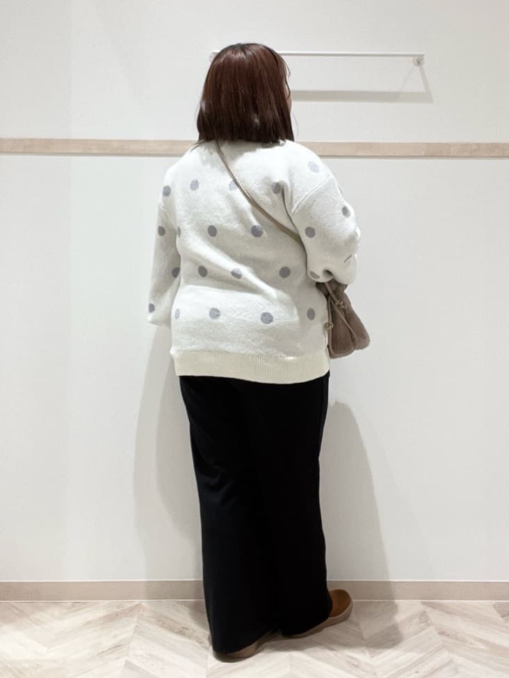 ゆめさんの「SHOO･LA･RUE｜【S-LL/洗濯機可】体型カバーができる 大人のドット柄ニット」を使ったコーディネート