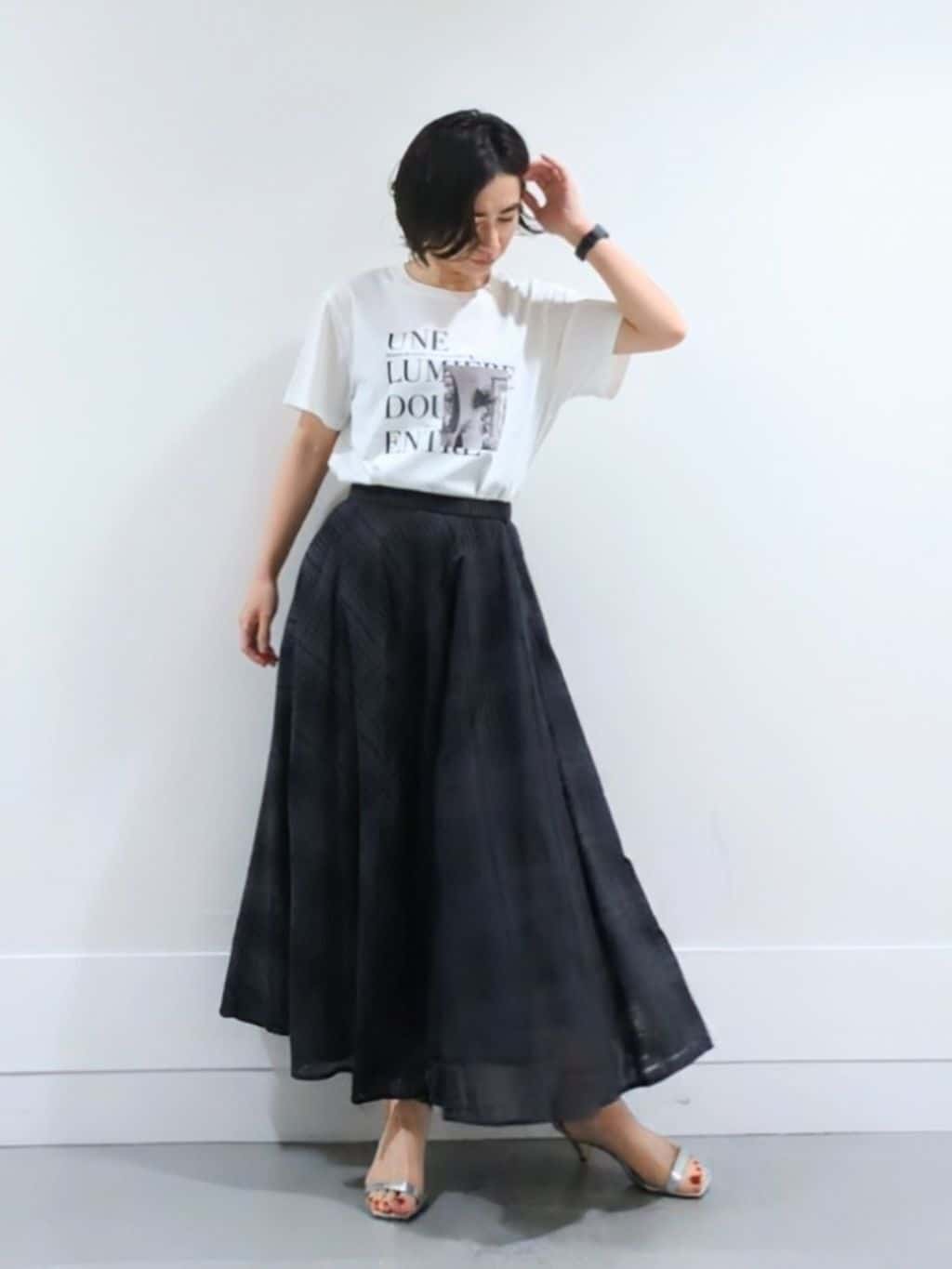 ミズタさんの「UNTITLED｜【セットアップ可/後ろウエストゴム】シアーチェックスカート」を使ったコーディネート