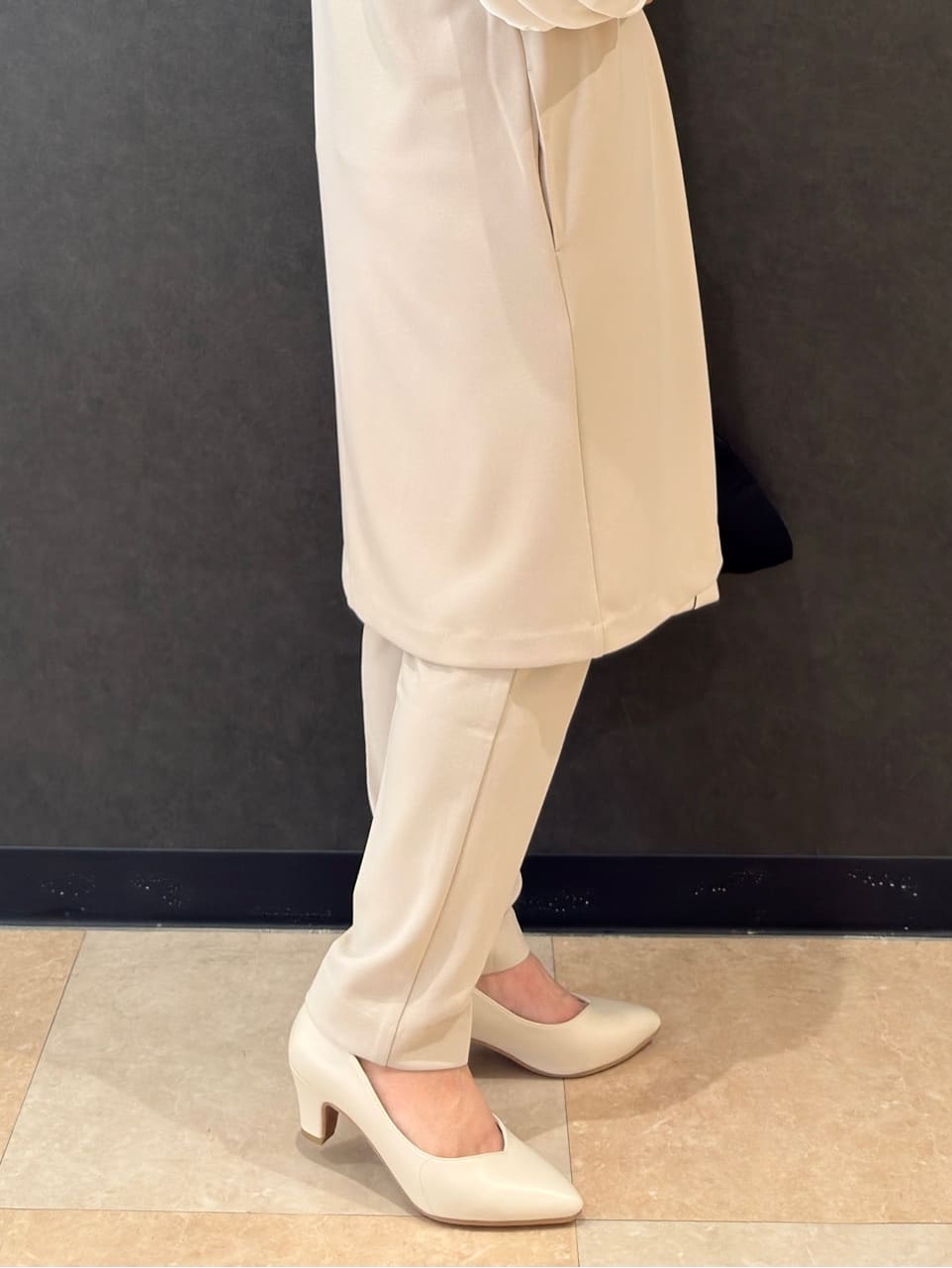Megさんの「SHOO･LA･RUE｜【洗濯機可/セットアップ可/S-3L】きちんと楽に。カットジョーゼット ロングジレ」を使ったコーディネート