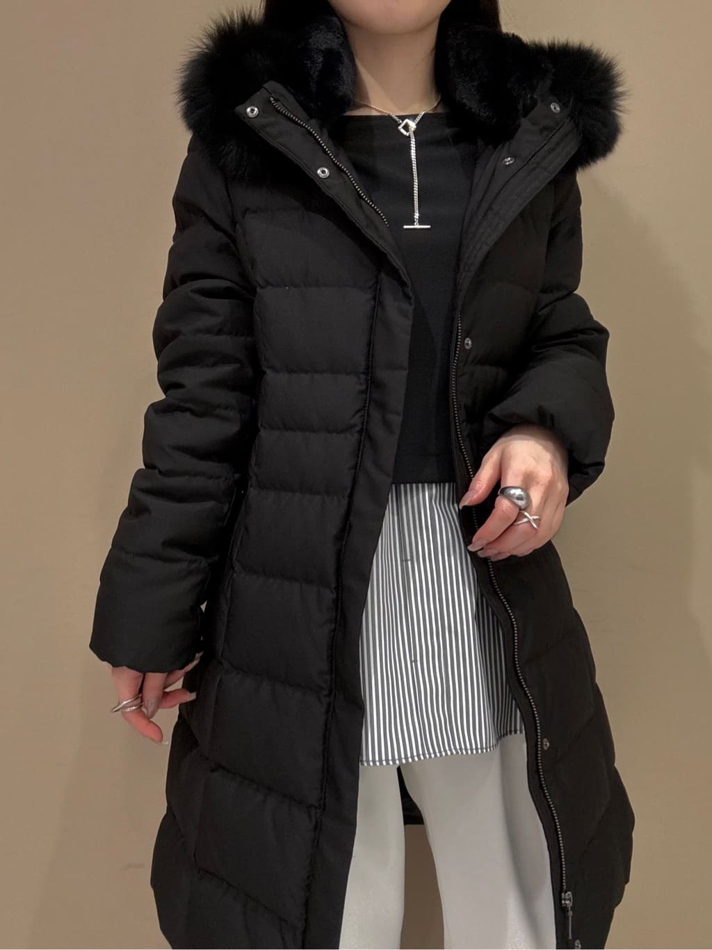 KEIKOさんの「INDIVI｜【名品／撥水／抗菌防臭】ロング丈リサイクルダウンコート」を使ったコーディネート