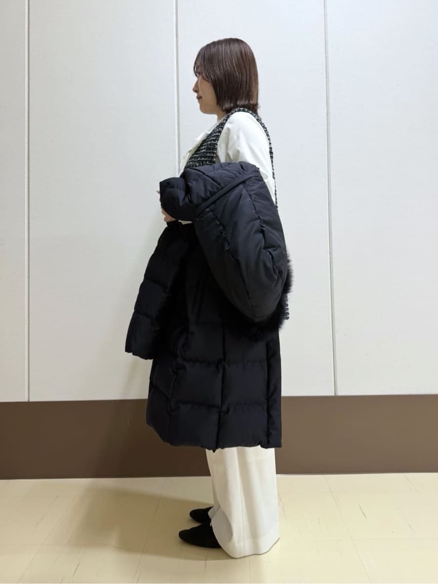Rikoさんの「INDIVI｜【名品／撥水／抗菌防臭】ロング丈リサイクルダウンコート」を使ったコーディネート