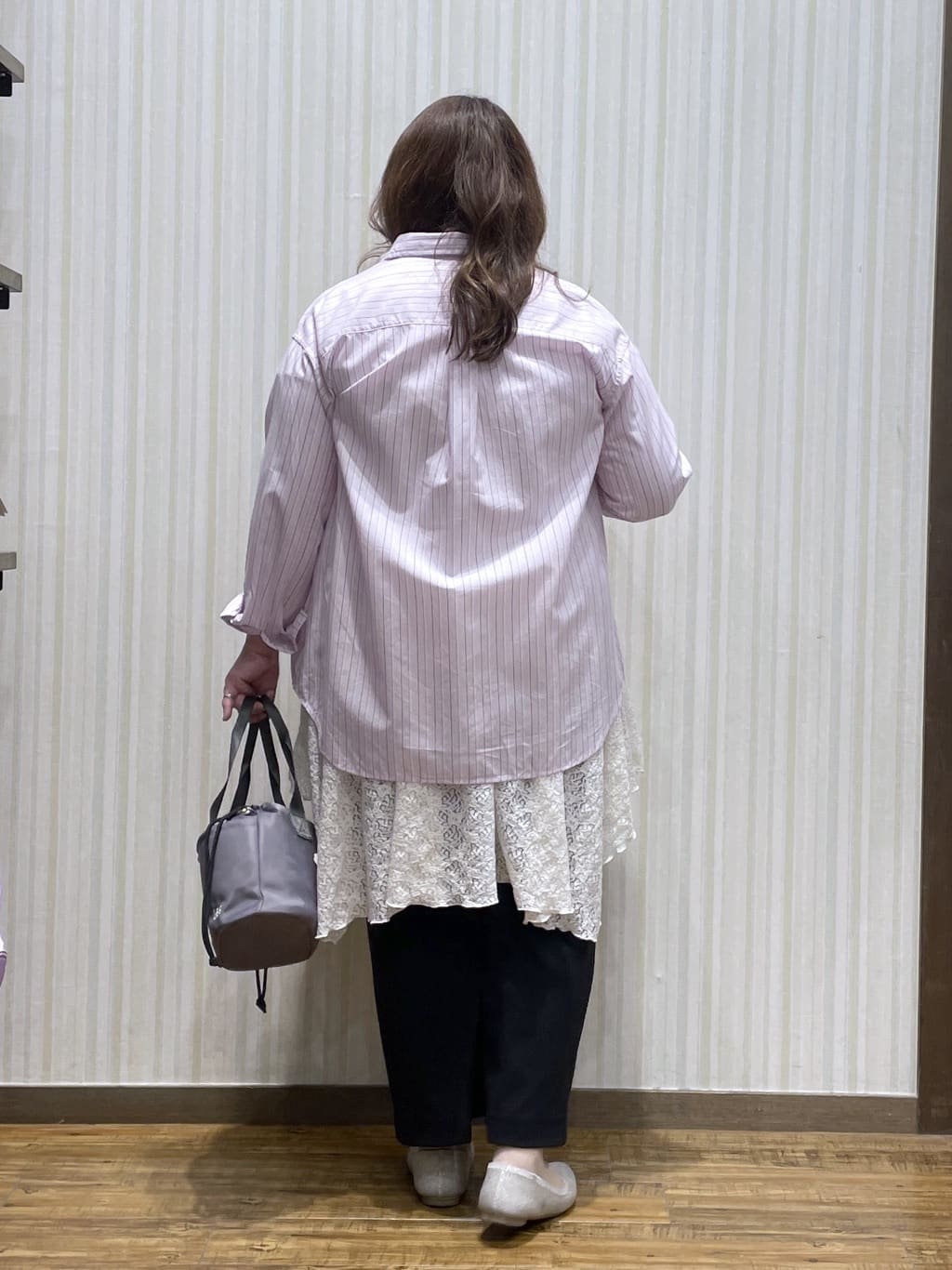 Risaさんの「SHOO･LA･RUE｜【前後2WAYネック】レイヤードスタイルにおすすめ レースキャミチュニック」を使ったコーディネート