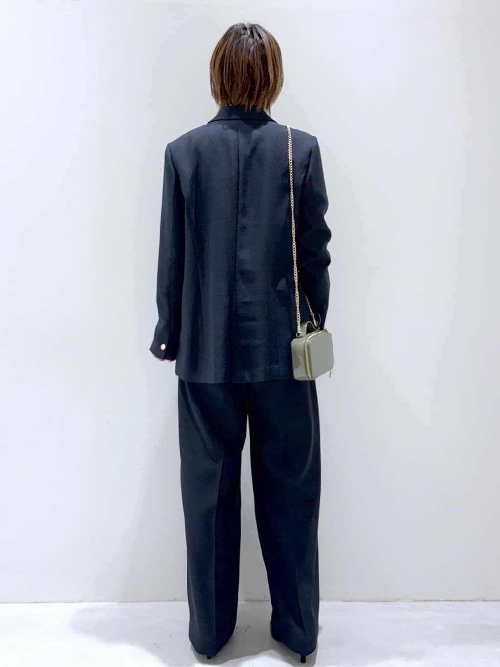 こじさんの「OPAQUE.CLIP｜金ボタンダブルブレストテーラードジャケット／セットアップ対応【洗える】」を使ったコーディネート