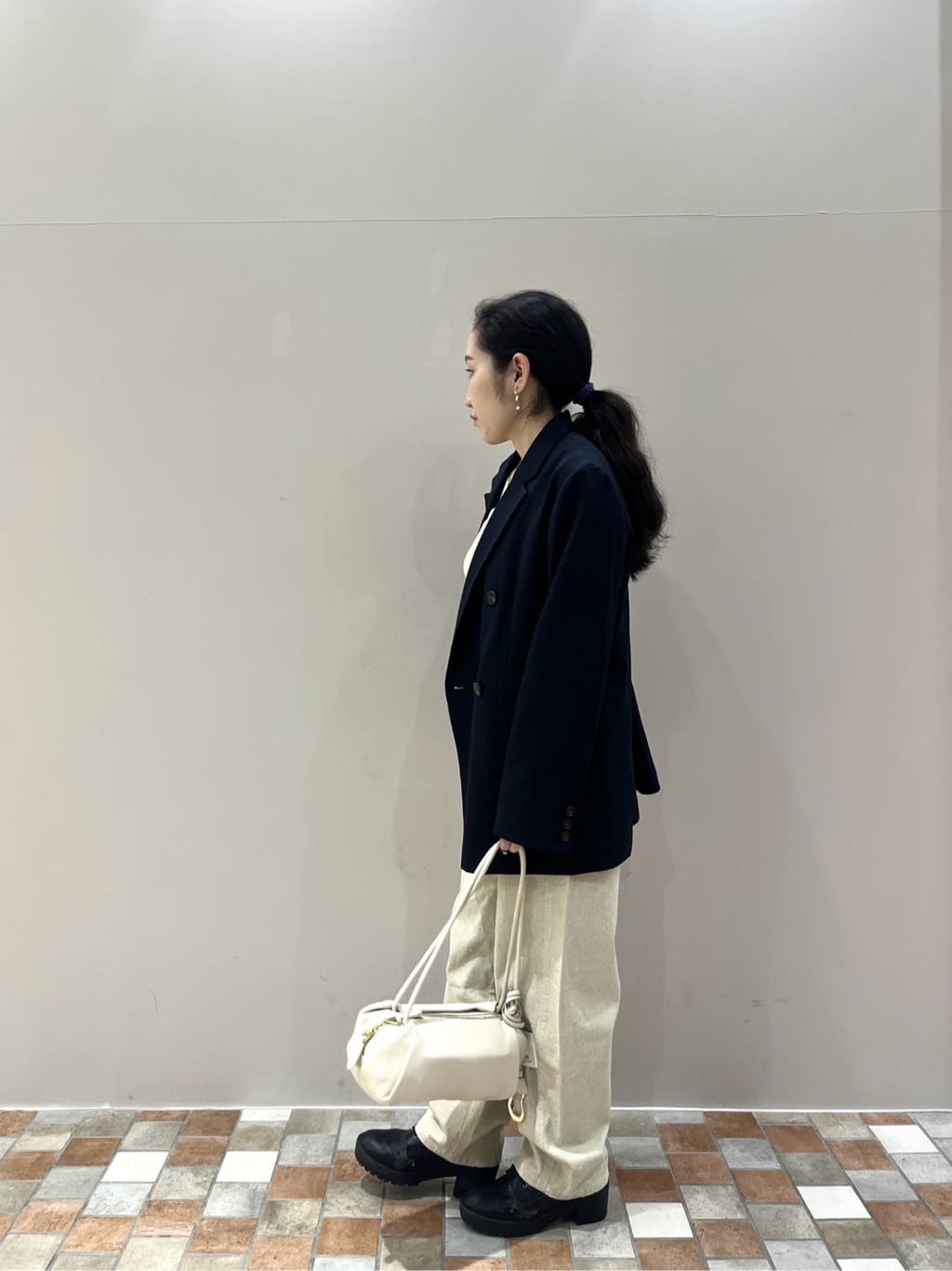 Uminoさんの「INDIVI｜ダブルブレストオーバージャケット」を使ったコーディネート