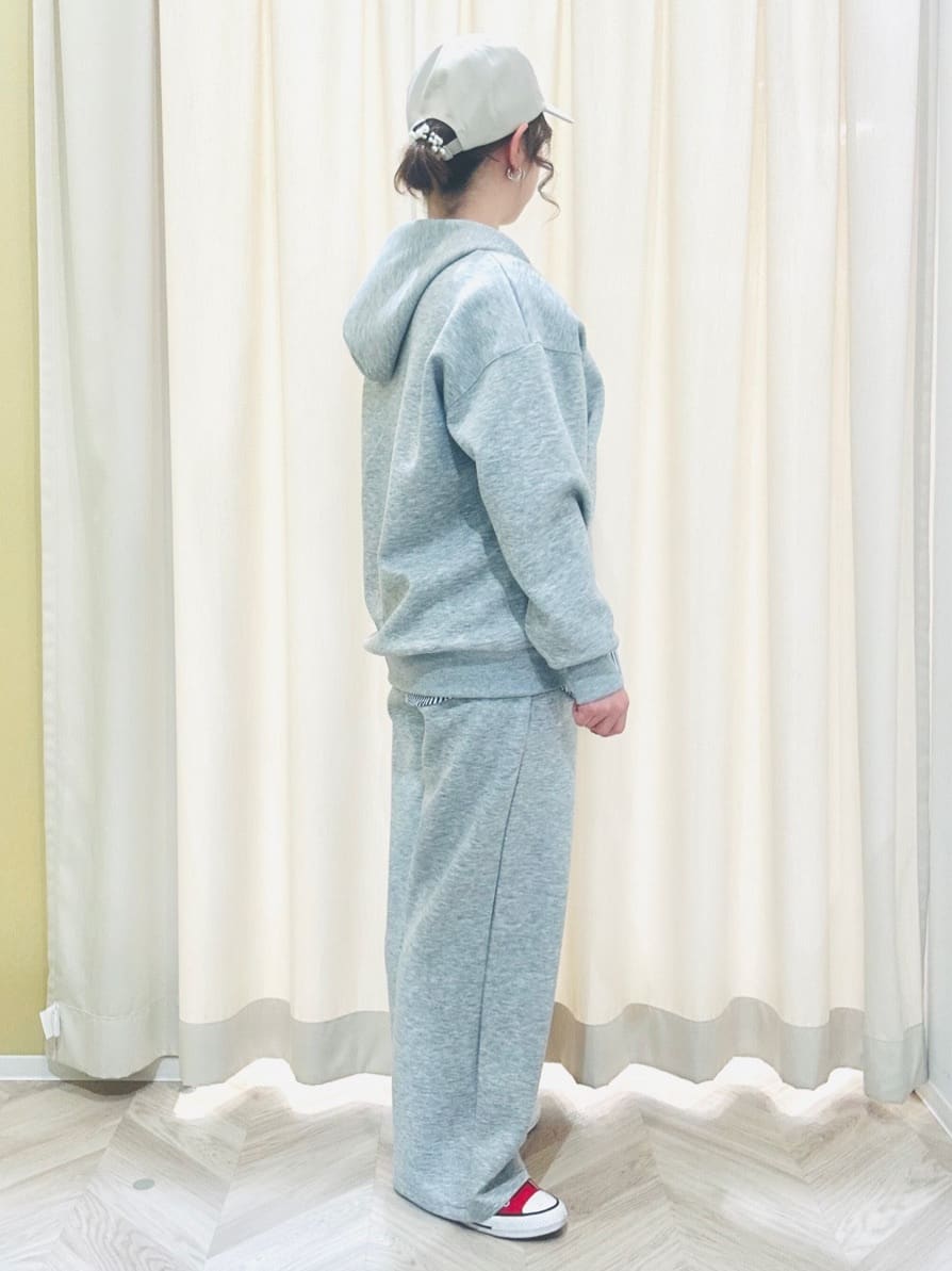ちはるさんの「SHOO･LA･RUE｜【セットアップ可/S-LL/なめらかタッチ】こなれた着こなしに ダブルウエスト レイヤードパンツ」を使ったコーディネート