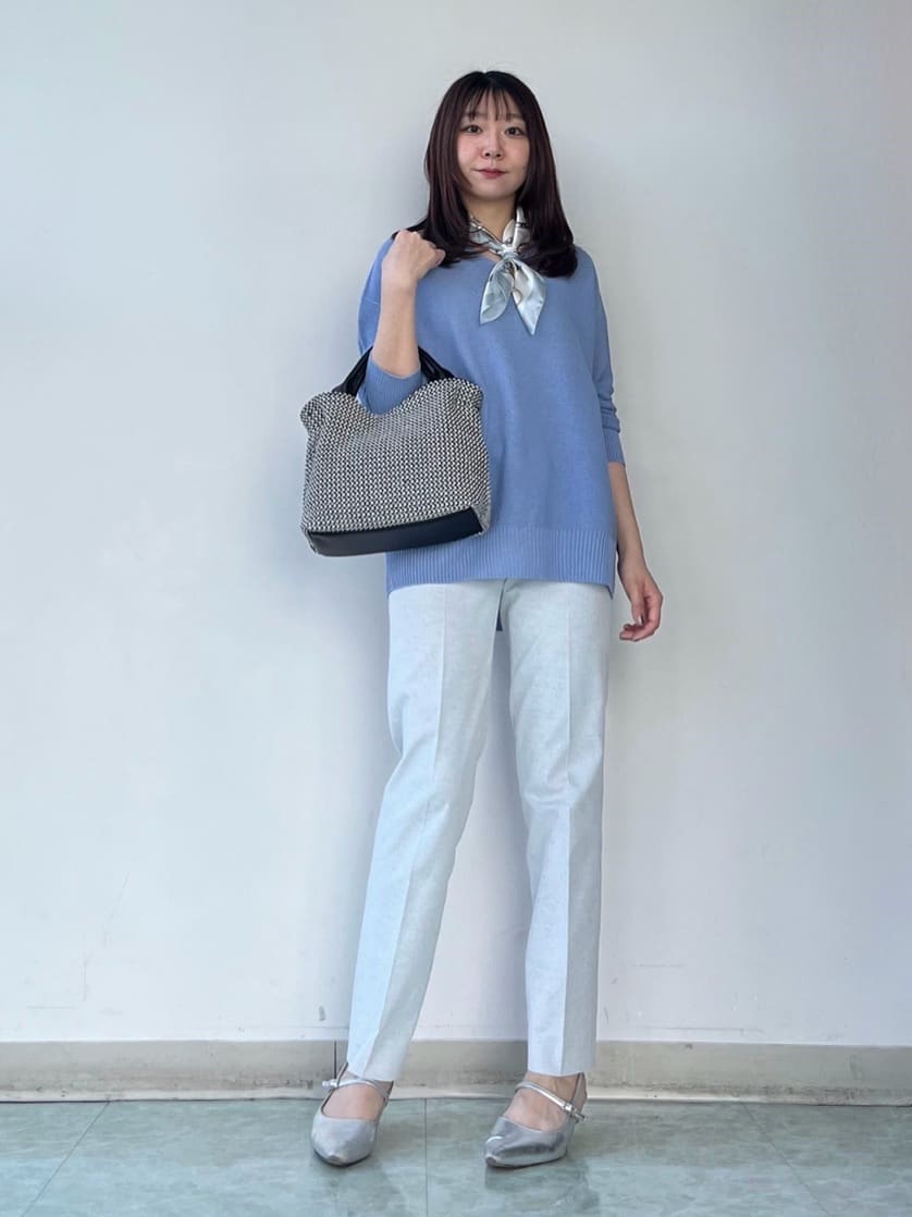 KAHOさんの「UNTITLED｜【7色展開/洗える/程よい透け感】ドライタッチVネックニット」を使ったコーディネート