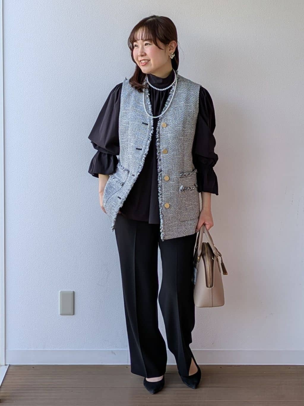 なみきさんの「UNTITLED｜【オンオフ使える】スラブツイード ジレ」を使ったコーディネート