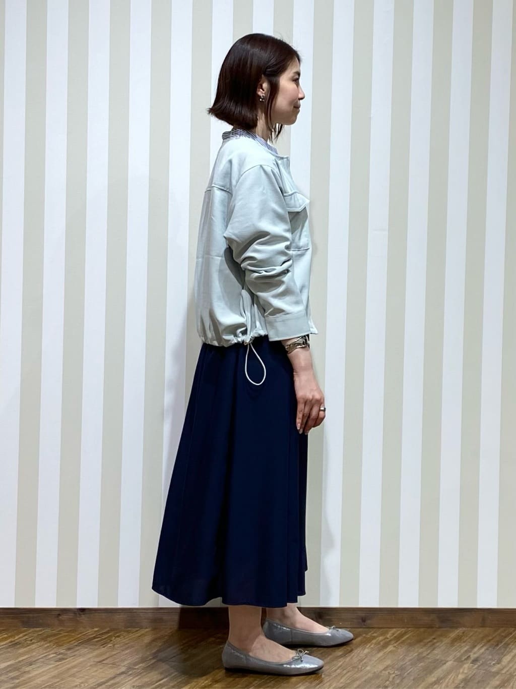 SAOさんの「SHOO･LA･RUE｜【S-LL】サッと羽織れてきれい見え　フラップポケット ノーカラーブルゾン」を使ったコーディネート