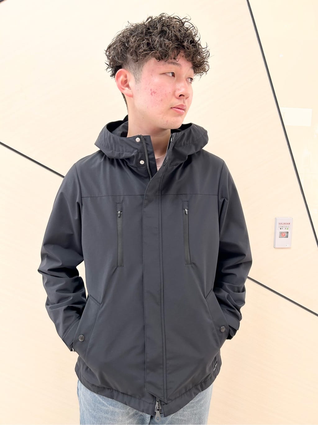 千葉亮太さんの「DRESSTERIOR｜【防水/透湿素材/ウォッシャブル】ウォータープルーフ マウンテンパーカー」を使ったコーディネート