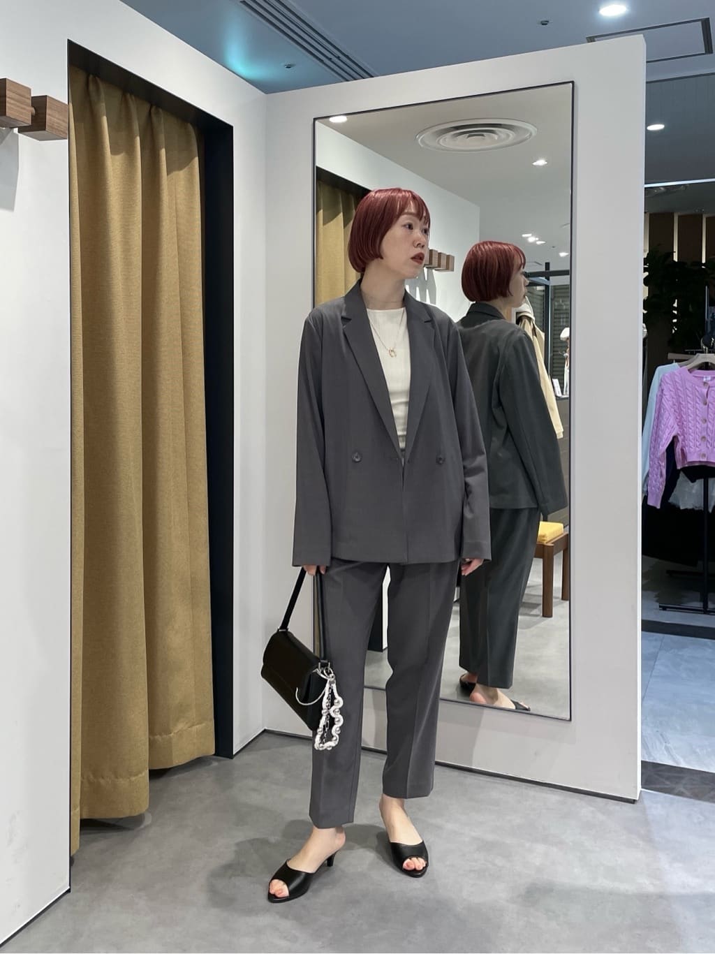 mikuさんの「INDIVI｜Comfy SET UP｜イージーテーパードパンツ【セットアップ対応／通勤／カセット服／接触冷感／U」を使ったコーディネート