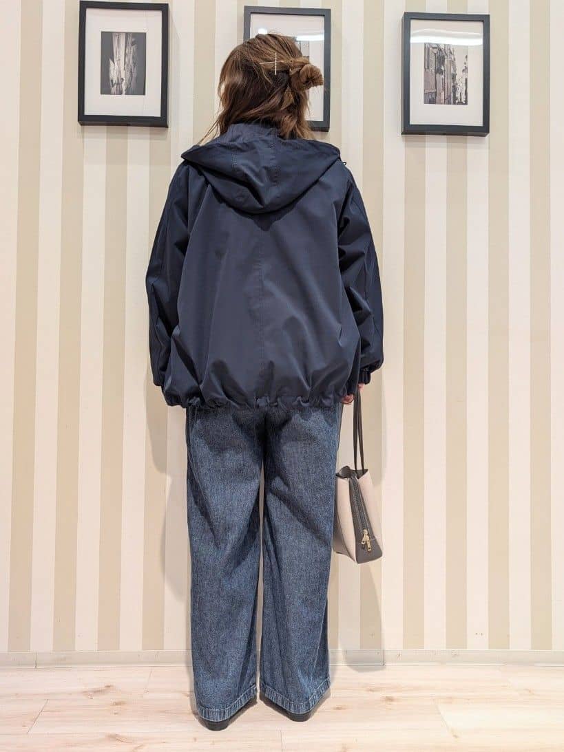 otaさんの「SHOO･LA･RUE｜【洗濯機可】ほんのり甘い アシンメトリーフリルの上品トップス」を使ったコーディネート