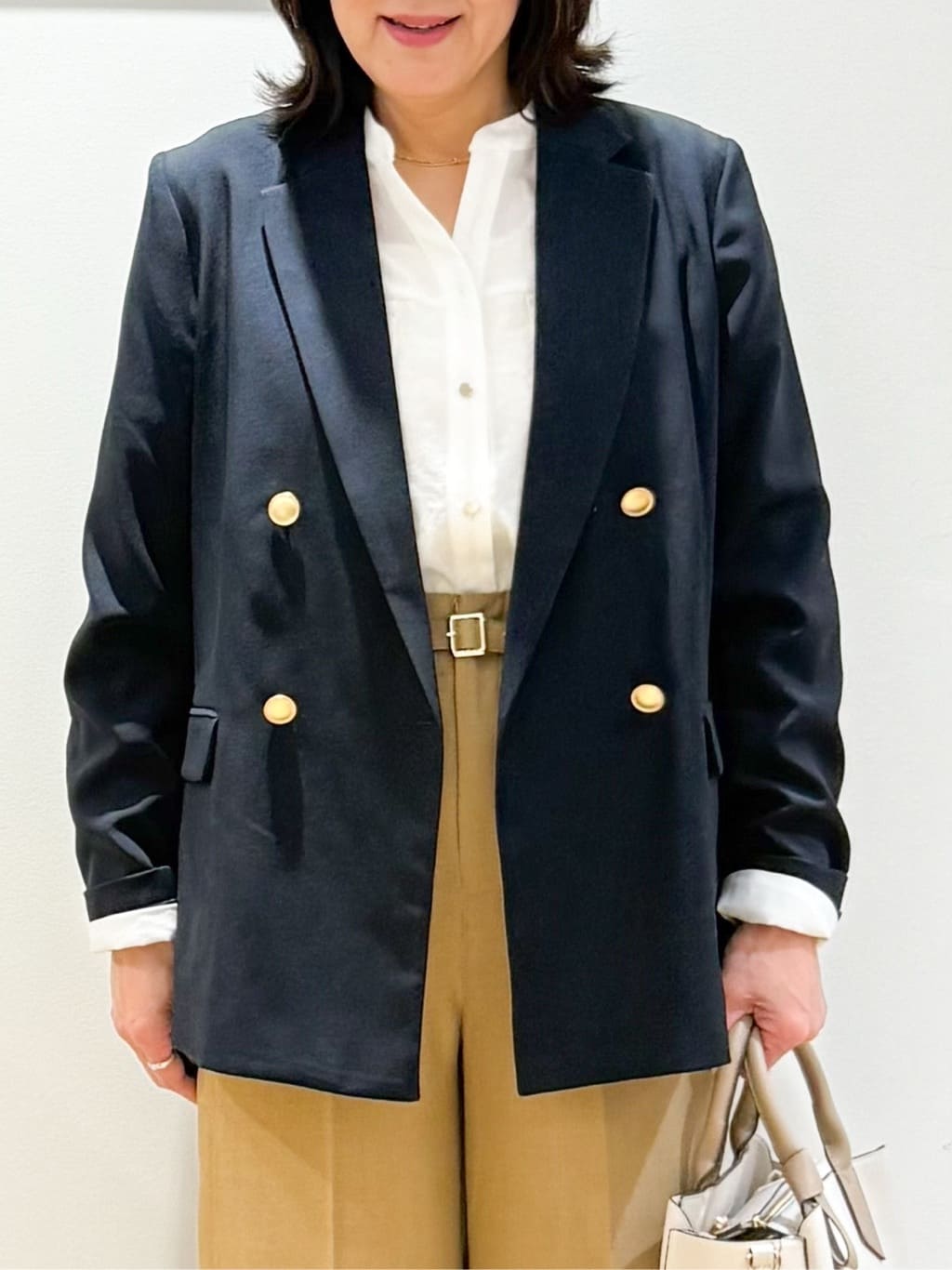 Lilyさんの「grove｜【洗える/お仕事にも】ウエストすっきりベルト付ワイドパンツ」を使ったコーディネート