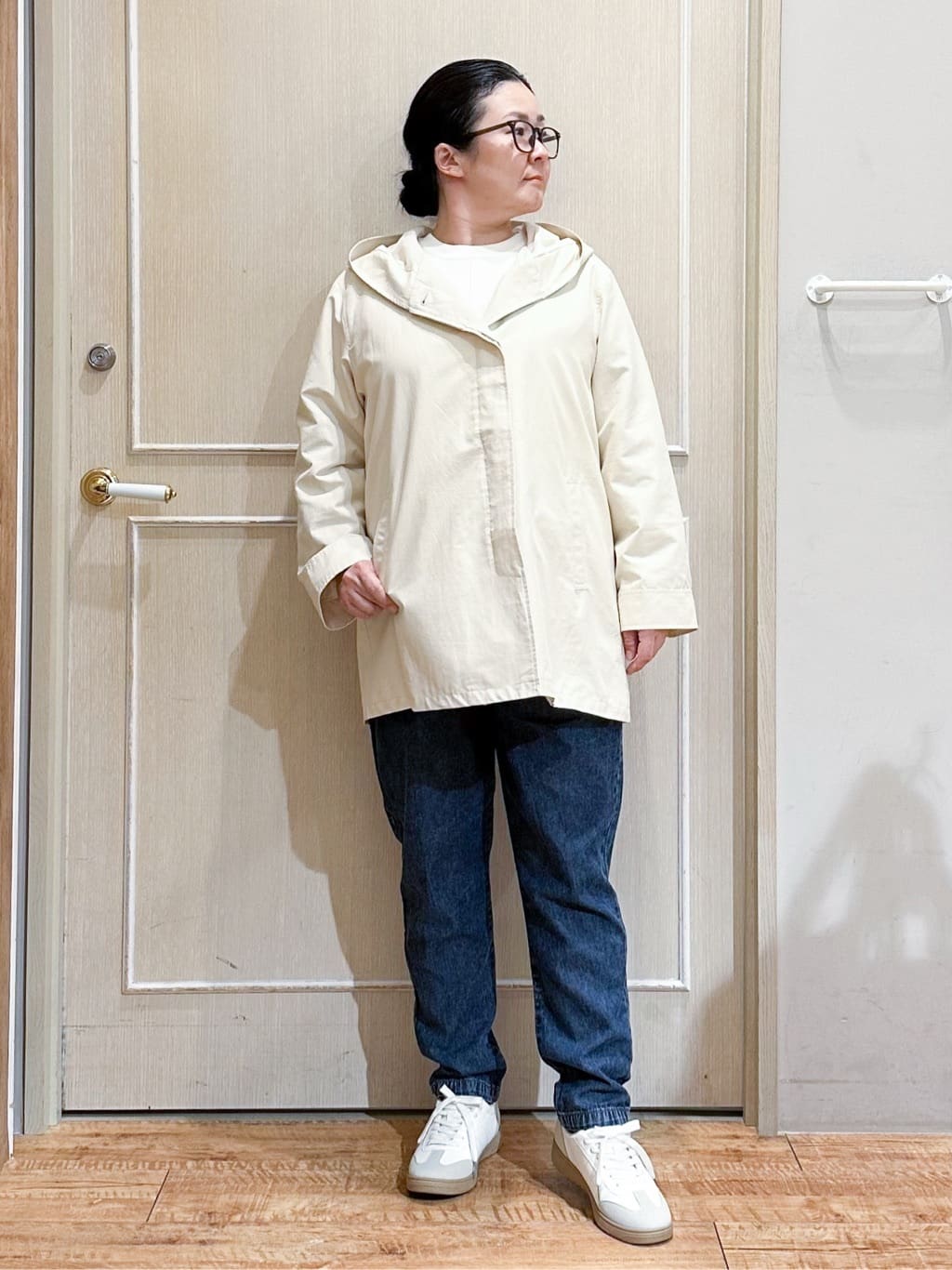 umeさんの「SHOO･LA･RUE｜【防花粉/洗濯機可/S-LL】ゆったり着られる 大人のテントフーディージャケット」を使ったコーディネート