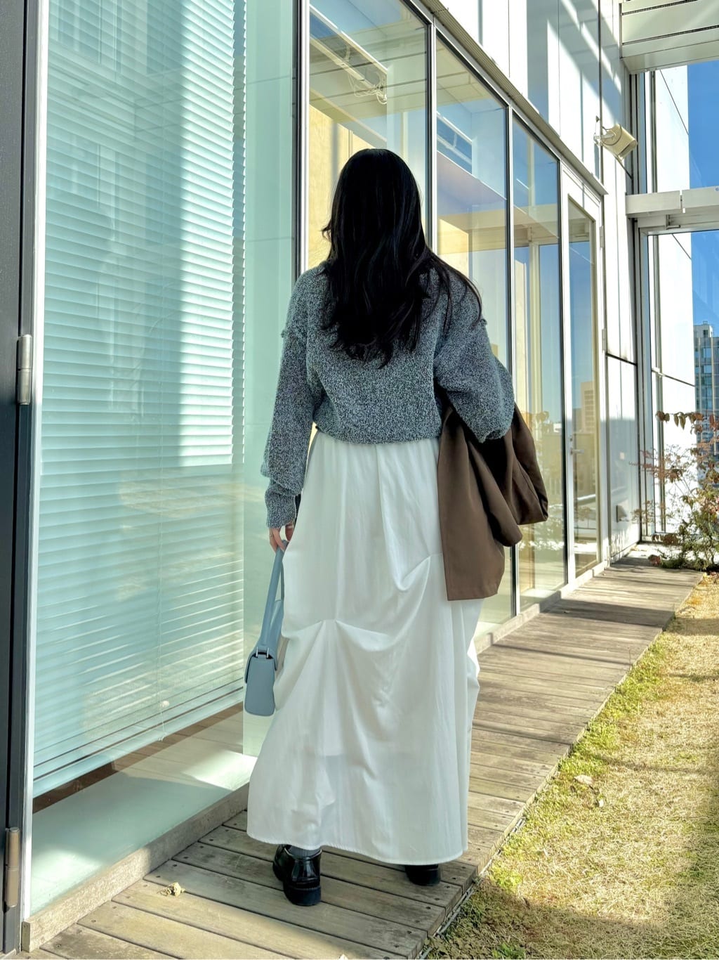 ibukiさんの「INDIVI｜【撥水】ボンディングショートトレンチ」を使ったコーディネート