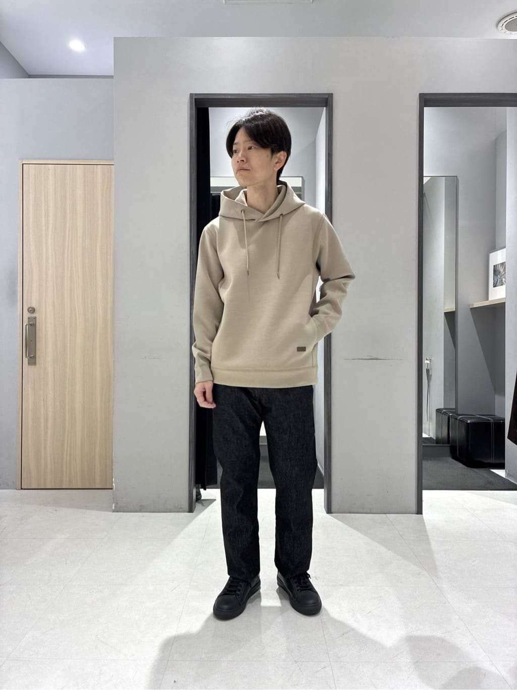 わいずみさんの「TAKEO KIKUCHI｜カシミヤブレンド ビーバー調ステンカラーコート」を使ったコーディネート
