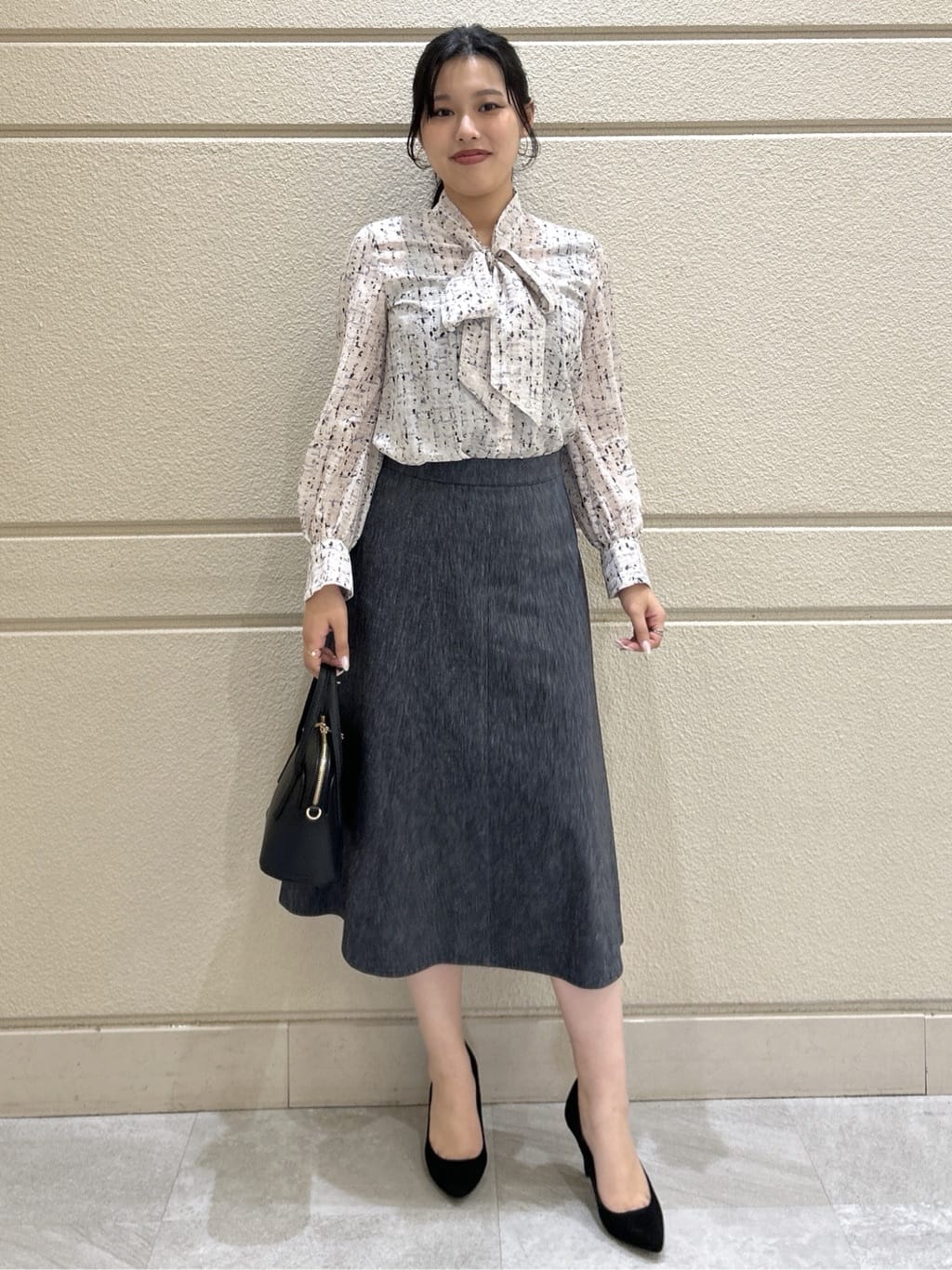 Momokaさんの「COUP DE CHANCE｜【手洗い可】プリントボウブラウス」を使ったコーディネート
