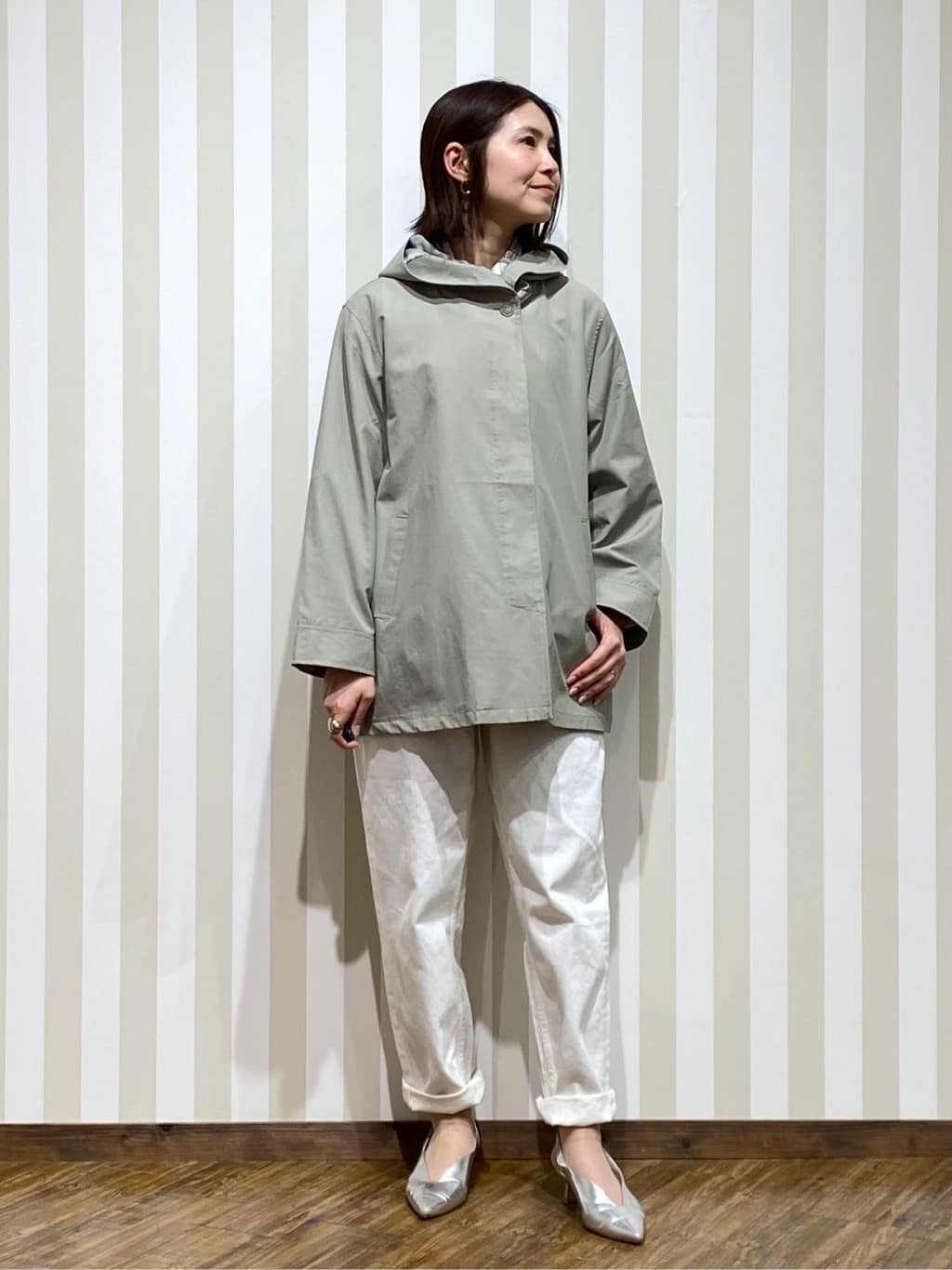 SAOさんの「SHOO･LA･RUE｜【防花粉/洗濯機可/S-LL】ゆったり着られる 大人のテントフーディージャケット」を使ったコーディネート