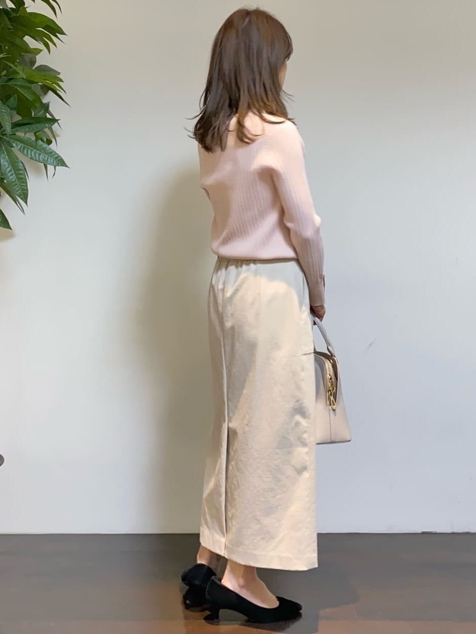tomoさんの「UNTITLED｜◆【アンサンブル可/洗える】クルーネックニットカーディガン」を使ったコーディネート