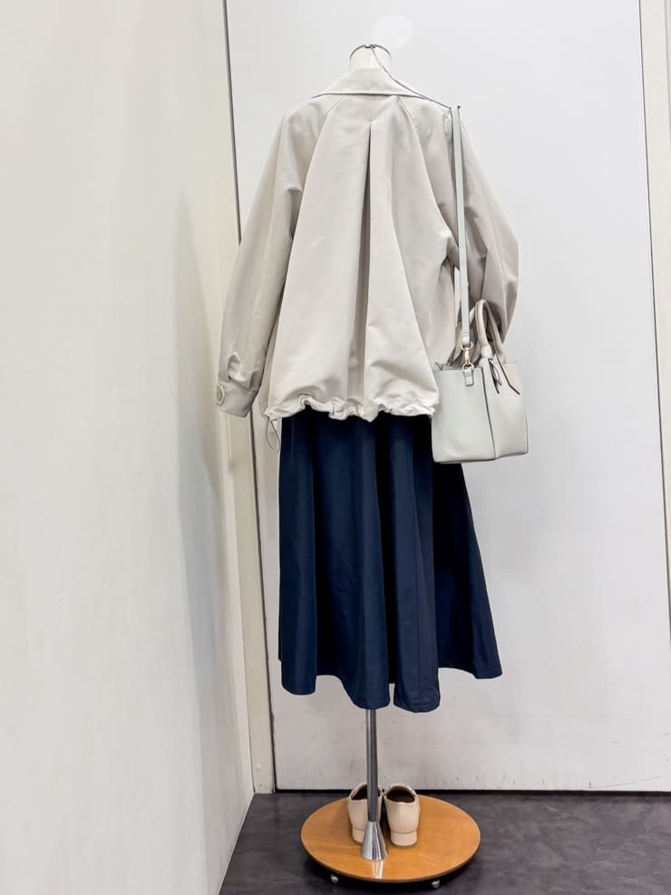 yukariさんの「grove｜【撥水／シルエット2WAY】軽やかミドルトレンチコート」を使ったコーディネート