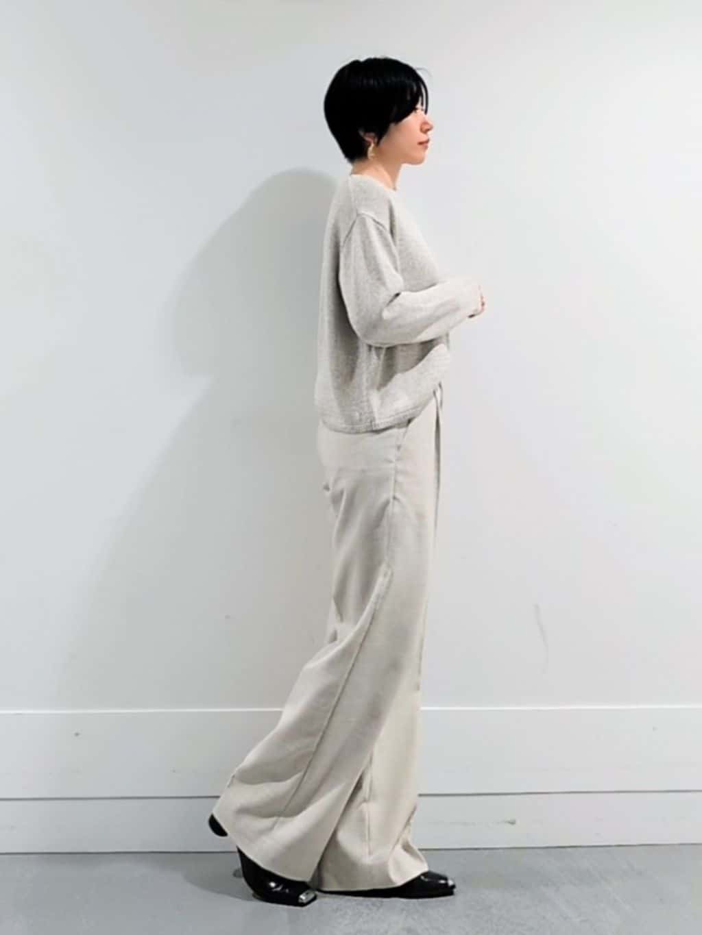 ミズタさんの「UNTITLED｜【洗える/後ろウエストゴム】シャンブレーワイドパンツ」を使ったコーディネート