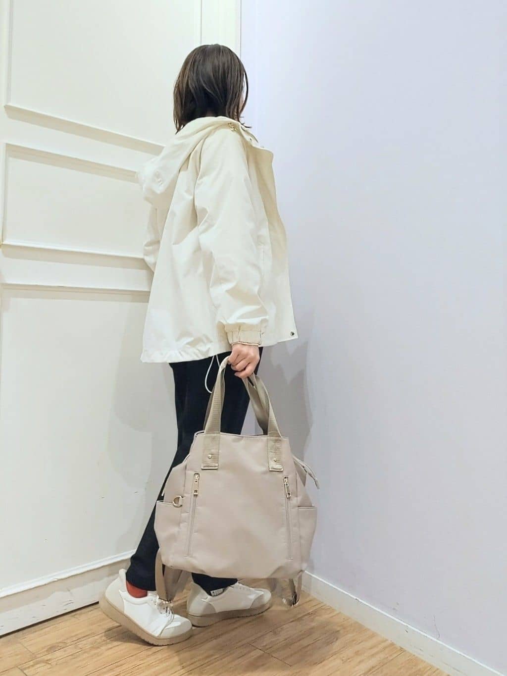 miomioさんの「SHOO･LA･RUE｜【前後2WAY/S-LL】体型カバーもこなれ見えも叶う　ふんわりお袖の配色パイピングニット」を使ったコーディネート