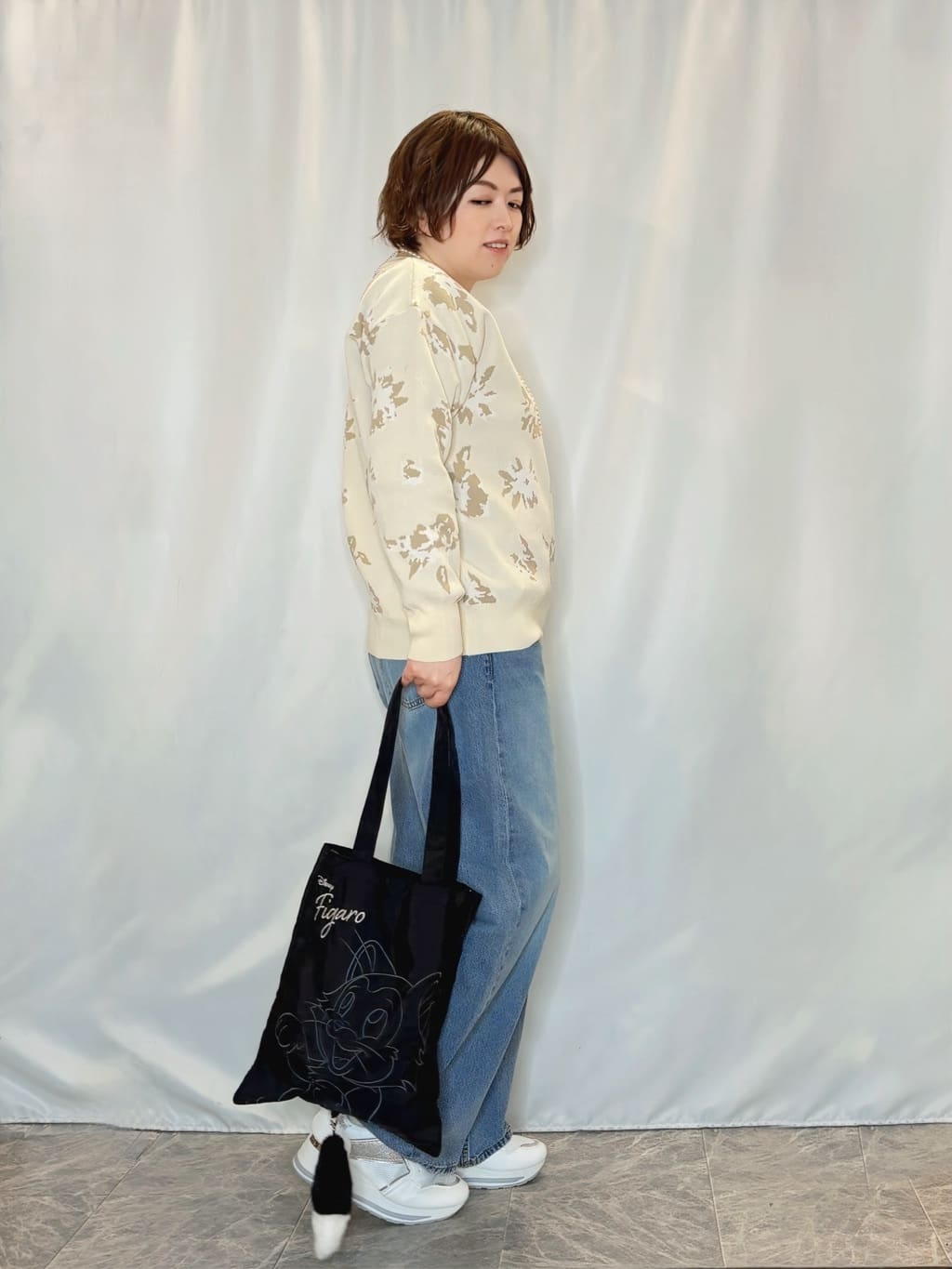 たみさんの「SHOO･LA･RUE｜【洗濯機可/S-LL】ゆるシルエット 甘すぎない　大人の花柄もちもちニット」を使ったコーディネート