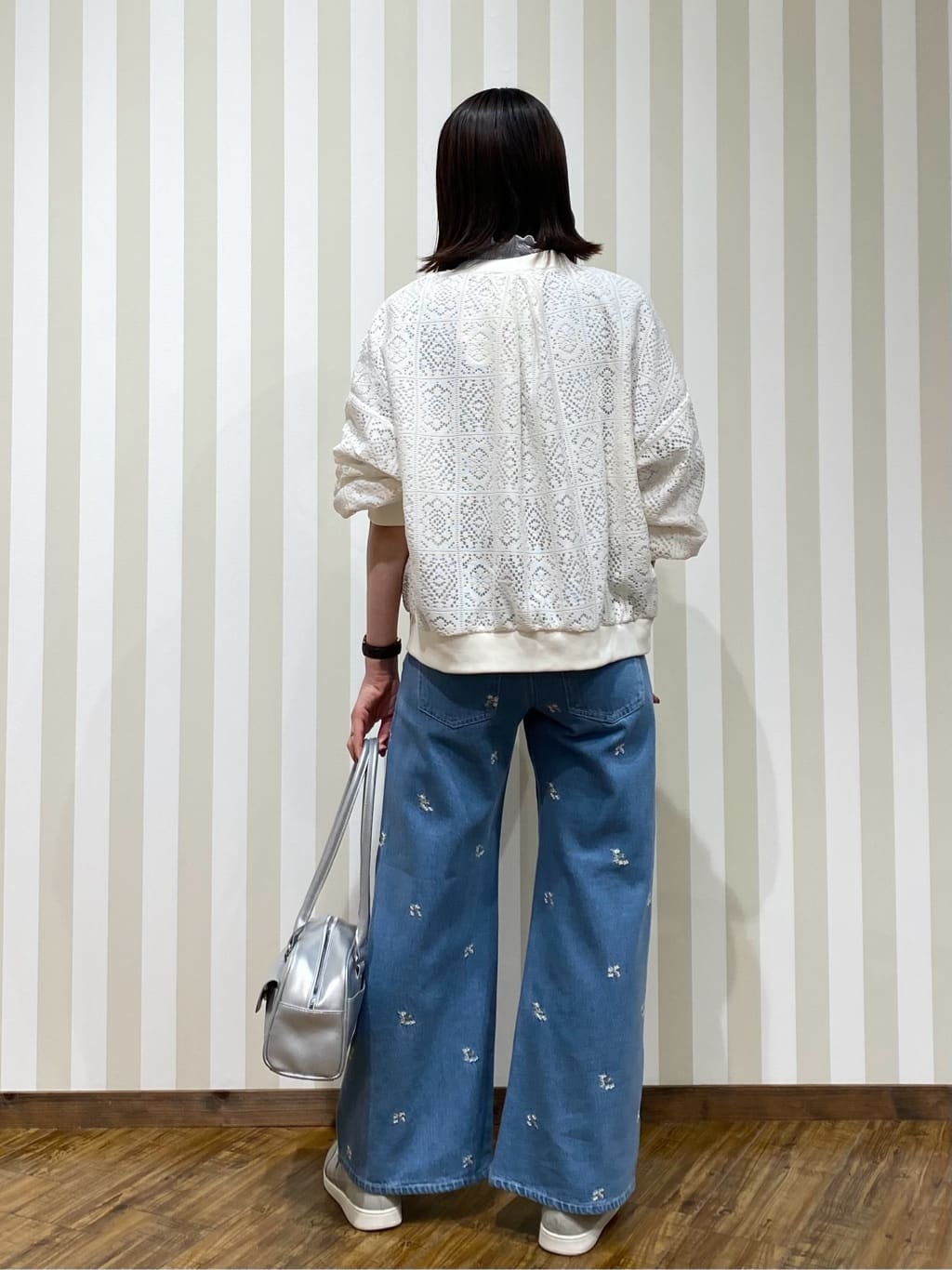 SAOさんの「SHOO･LA･RUE｜ちょうどいい華やかさ　ふんわりレースブルゾン」を使ったコーディネート