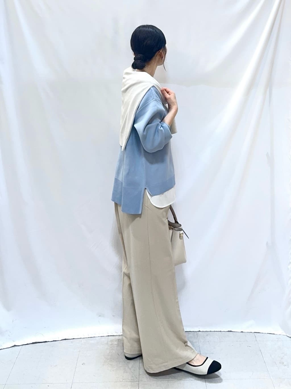 𝐇𝐢𝐫𝐨𝐦𝐢さんの「SHOO･LA･RUE｜【着丈選べる/S-LL】センタープレスできちんと見え イージーワイドパンツ」を使ったコーディネート
