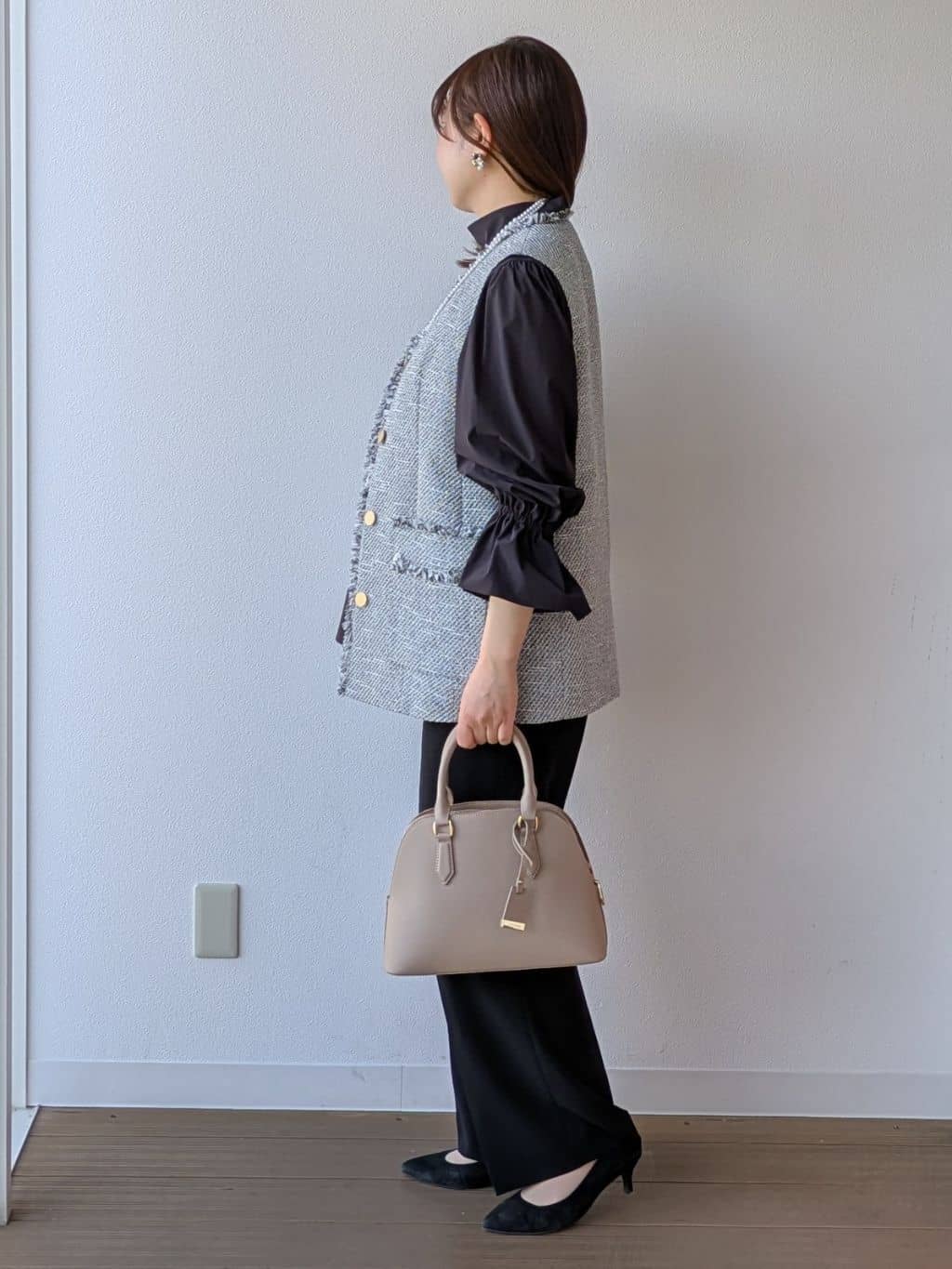 なみきさんの「UNTITLED｜【オンオフ使える】スラブツイード ジレ」を使ったコーディネート