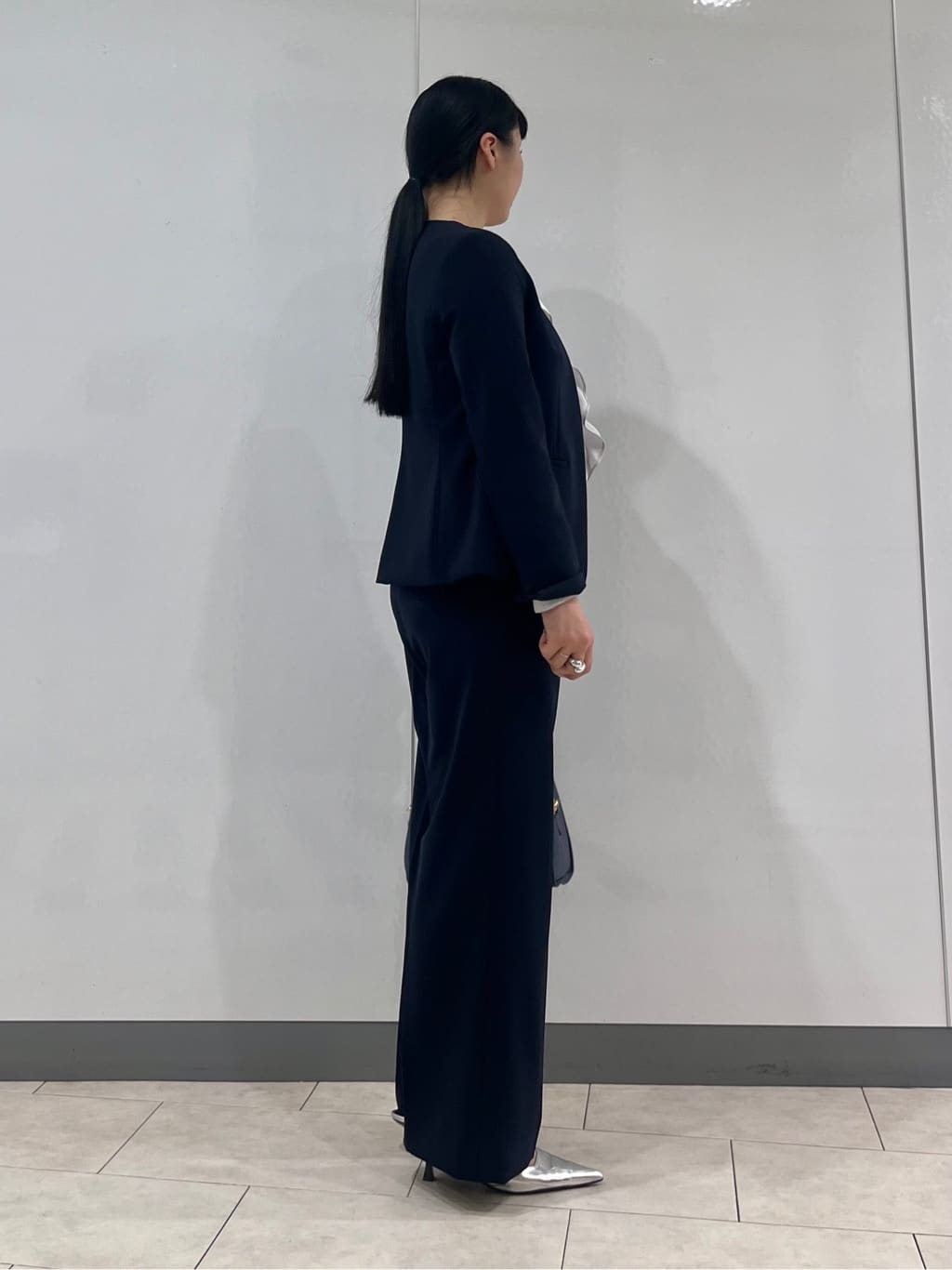 hasuさんの「INDIVI｜【通勤スーツ／洗える】ストレッチカラーレスジャケット」を使ったコーディネート
