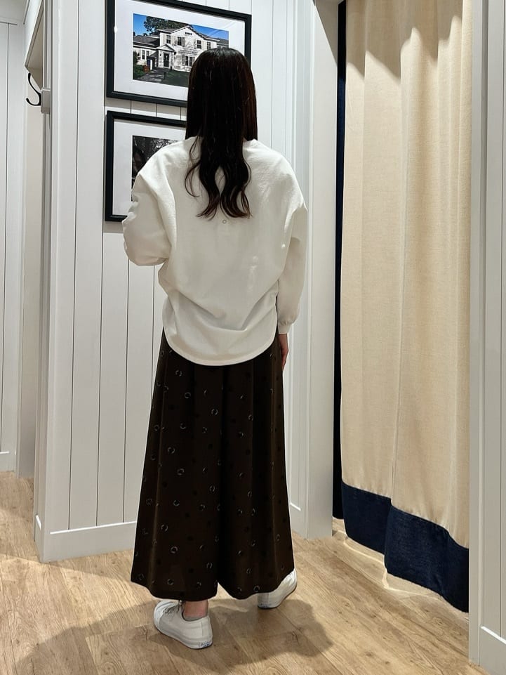 mihoさんの「Dessin｜【360度可愛い・洗える】バックヘンリーカットソー」を使ったコーディネート