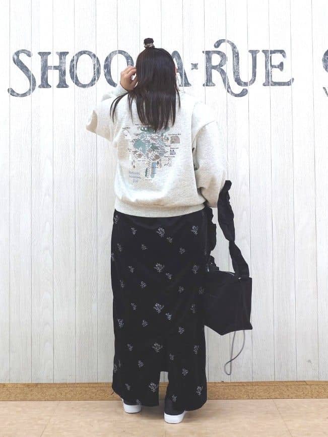 とろろさんの「SHOO･LA･RUE｜【撥水/あったか】たっぷり着られる 中綿モンスターショートコート」を使ったコーディネート