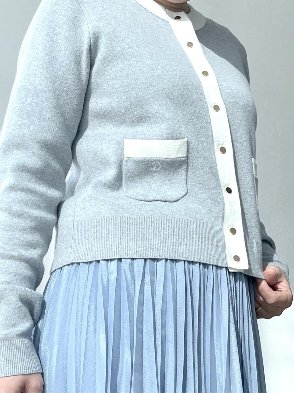 Soeさんの「DRESSTERIOR｜◆ウォッシャブル コットンカシミヤ コンビカーデ」を使ったコーディネート