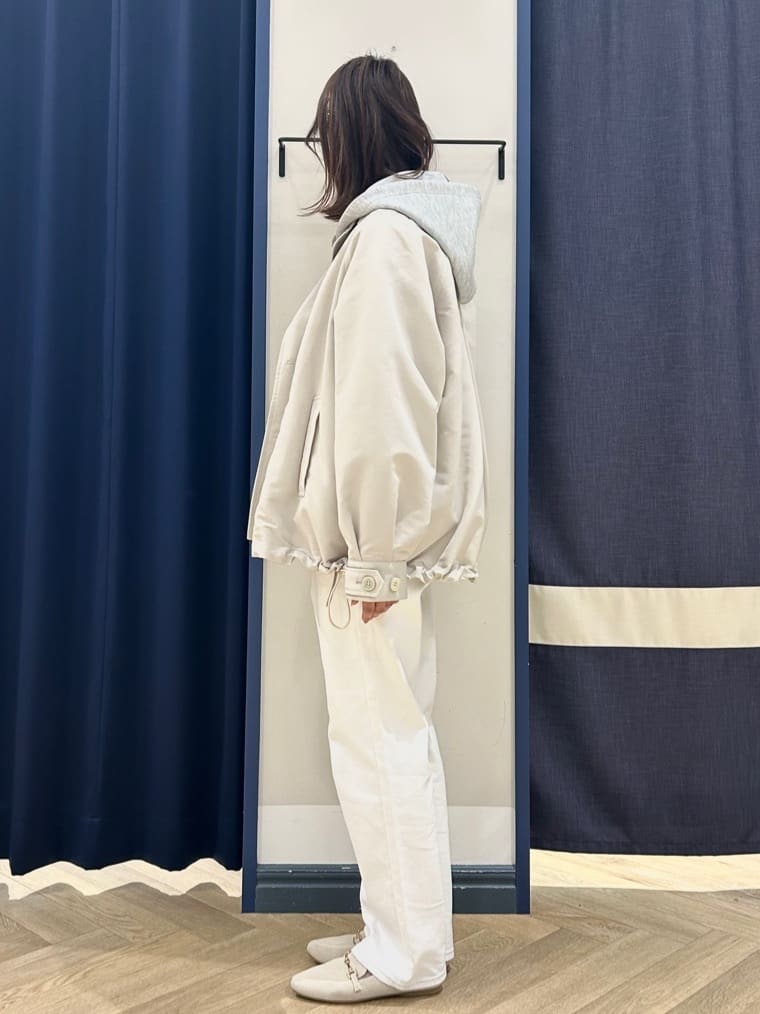 Orikaさんの「grove｜【撥水／シルエット2WAY】軽やかミドルトレンチコート」を使ったコーディネート