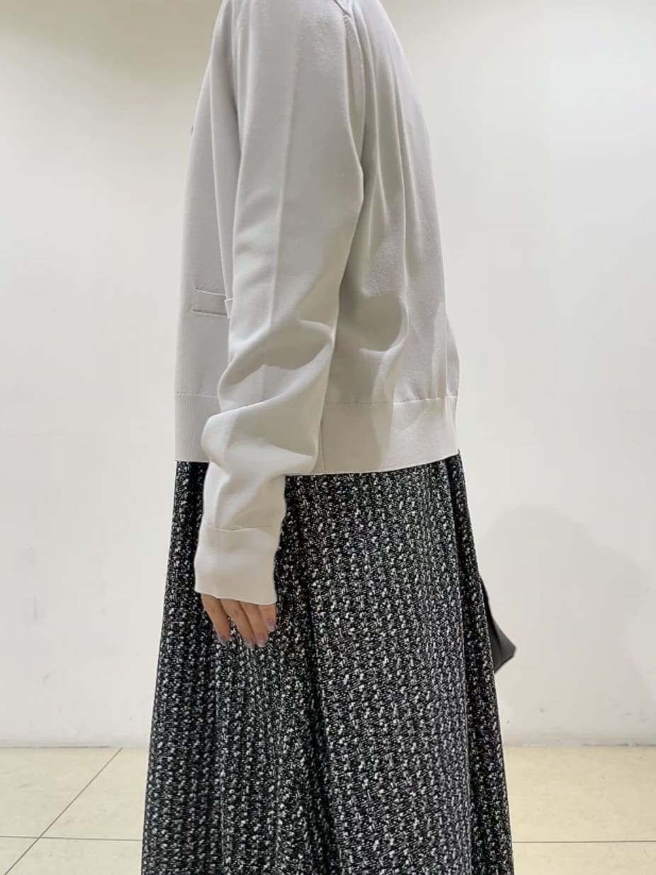 watanabeさんの「UNTITLED｜◆【アンサンブル可/洗える】クルーネックニットカーディガン」を使ったコーディネート