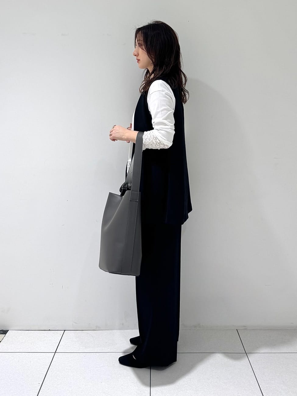 そんさんの「INDIVI｜【洗える／多機能／SETUP可】着る日傘ジレジャケット」を使ったコーディネート