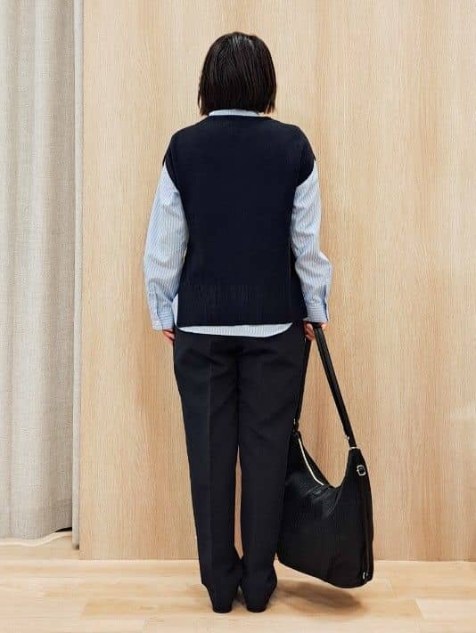 ふるさんの「grove｜【2点SET】一枚でコーデが決まる！ニットベスト&times;シャツSET」を使ったコーディネート