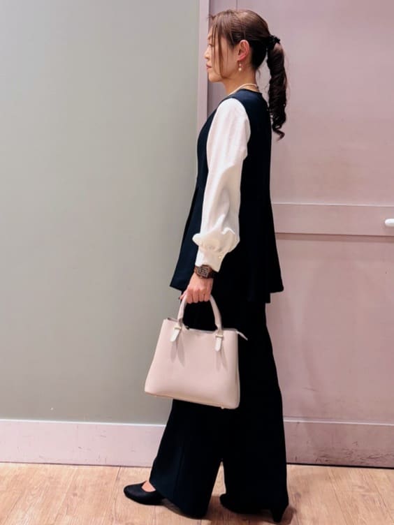 Komi☆さんの「grove｜【マシンウォッシュ/防シワ】袖ドッキングペプラムブラウス【着回しカセット】」を使ったコーディネート