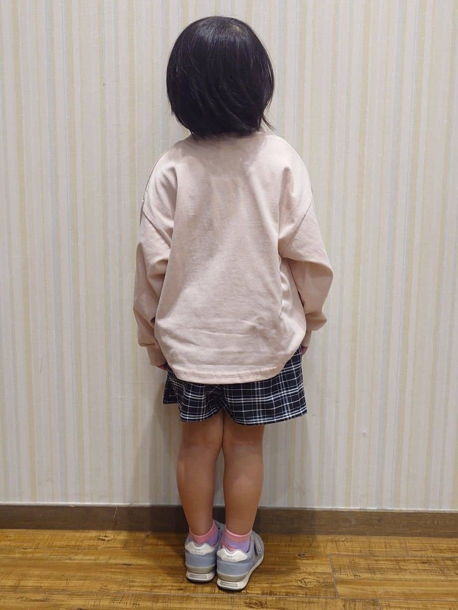 Yuiさんの「SHOO･LA･RUE｜【100-150cm】デニムロゴデザインロンT」を使ったコーディネート