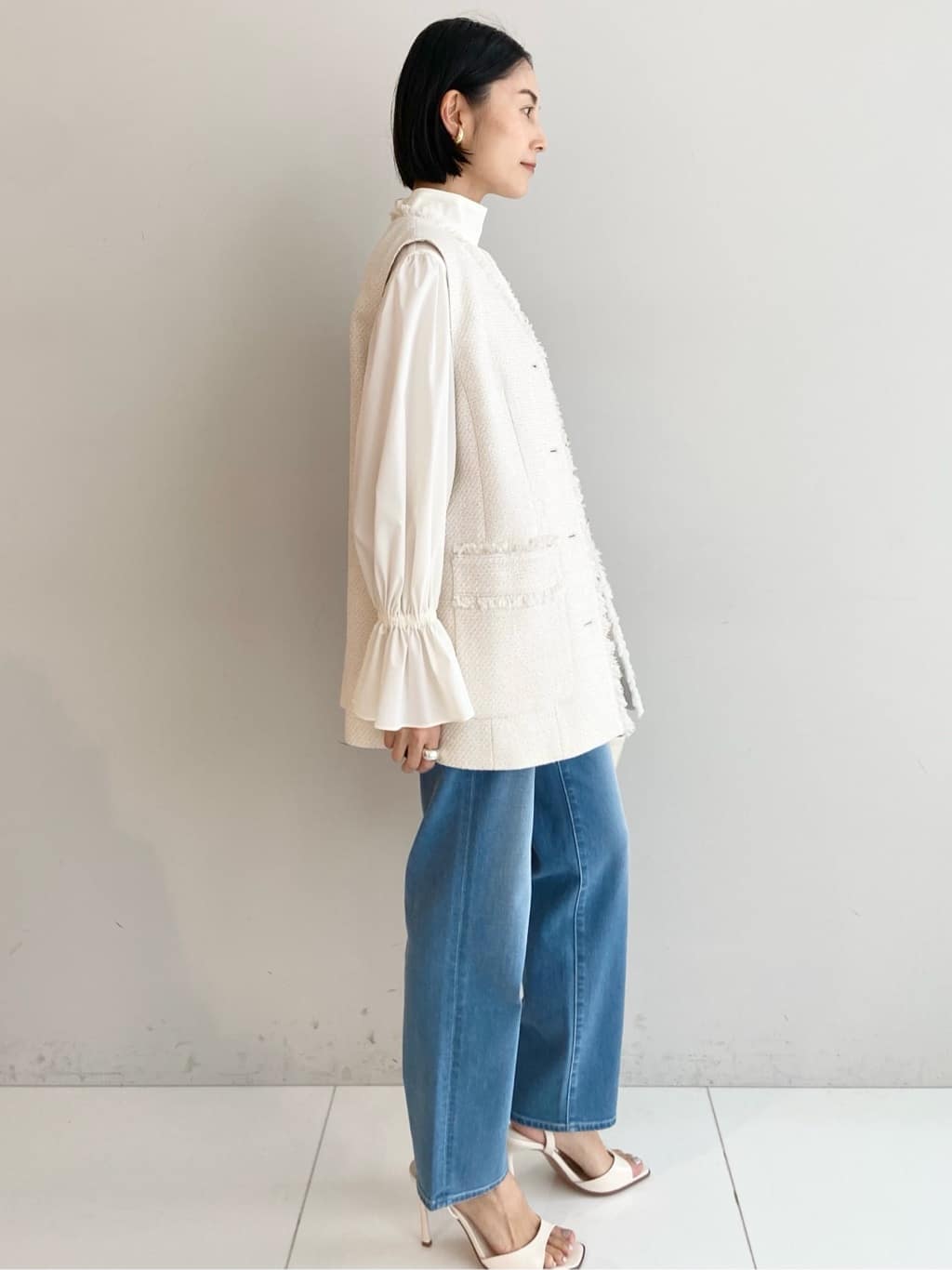AYAさんの「UNTITLED｜【オンオフ使える】スラブツイード ジレ」を使ったコーディネート