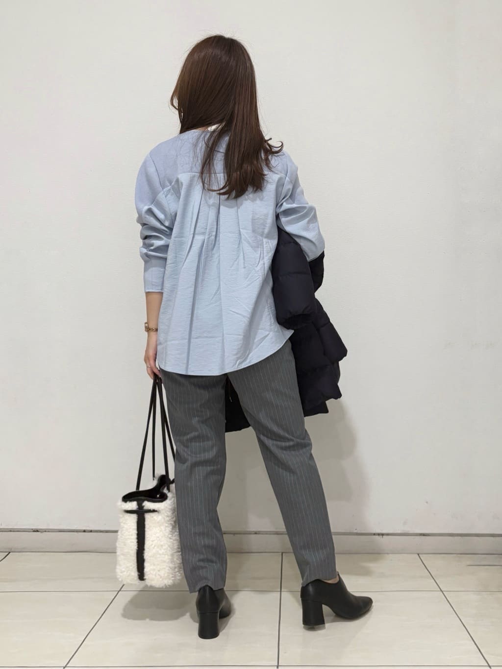 kahoさんの「INDIVI｜【洗える／選べる8色】トーンアップニット」を使ったコーディネート