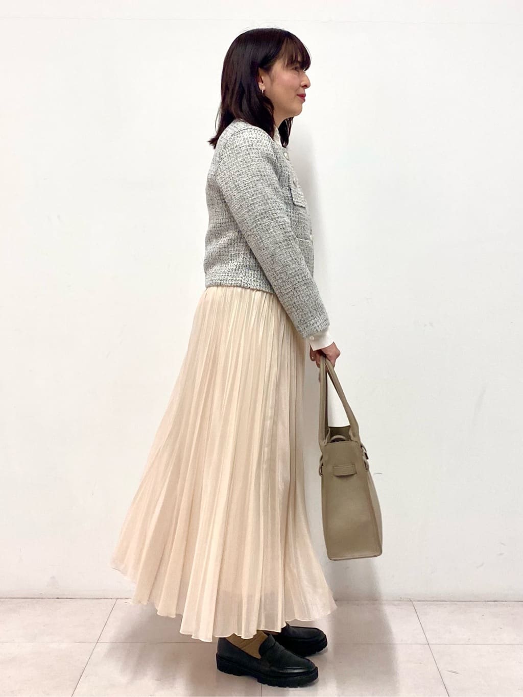 Sawaguchiさんの「DRESSTERIOR｜【ウォッシャブル/通勤】スタンドフリル ブラウス」を使ったコーディネート