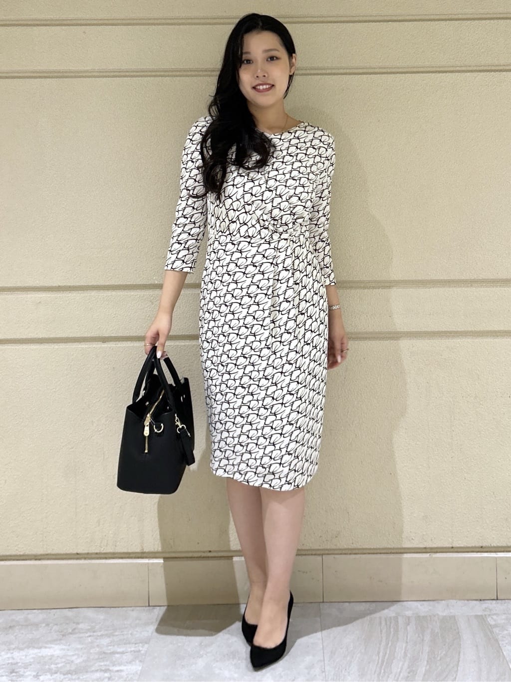 Momokaさんの「COUP DE CHANCE｜【手洗い可／日本製】ジオメトリック柄タイトワンピース」を使ったコーディネート