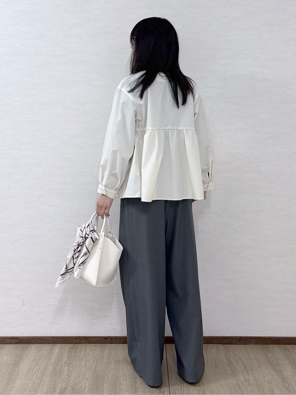 sachikoさんの「OPAQUE.CLIP｜撥水ノーカラーペプラムブルゾン【洗濯機OK／抗ピル】」を使ったコーディネート